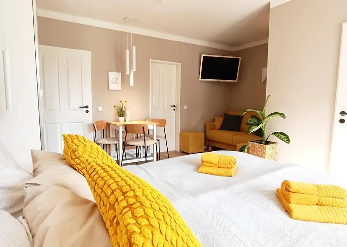 Cozy Near Maschsee, Balcony, Gardenview 하노버