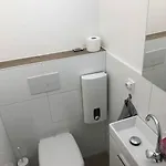 דירה Cozy Near Maschsee, Balcony, Gardenview הנובר